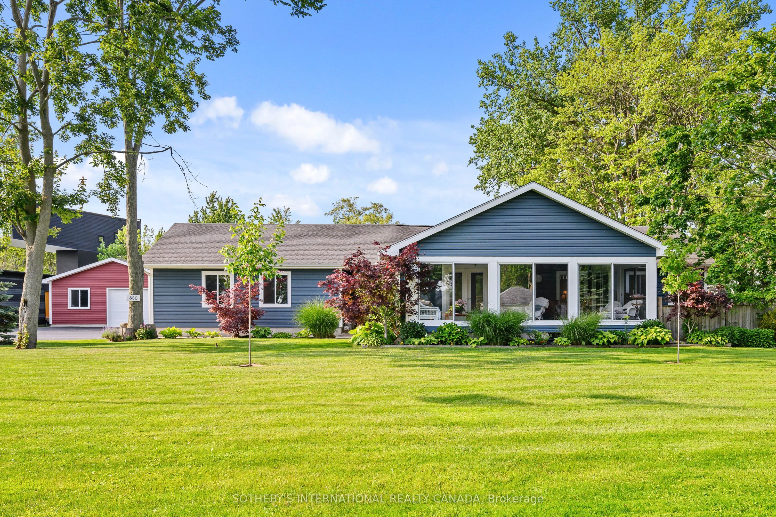 880 Edgemere Road, ON L2A 1A8