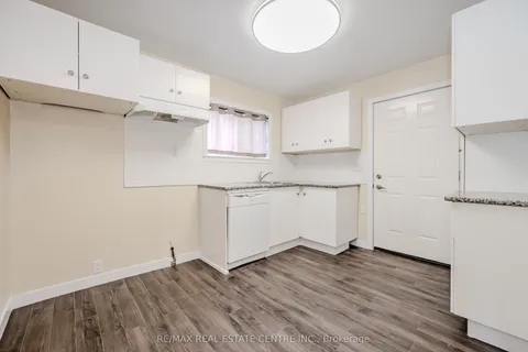 73 Albany Avenue, ON L8H 2H4