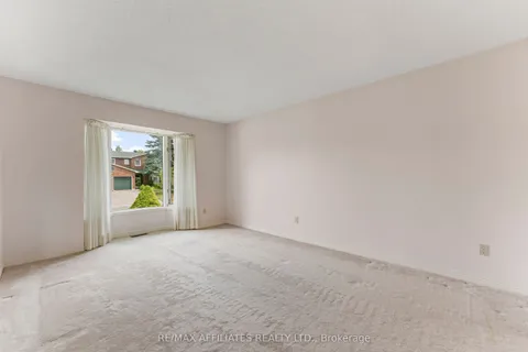 1695 Caminiti Crescent, ON K4A 1L7