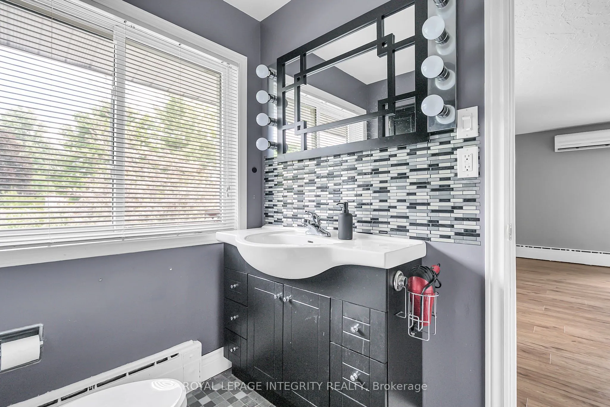 219 Pescod Avenue, ON K6J 2H9