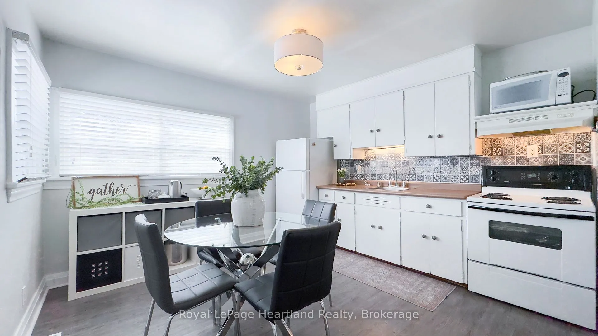 305 MARY Street, ON N7A 3B3