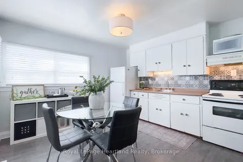 305 MARY Street, ON N7A 3B3