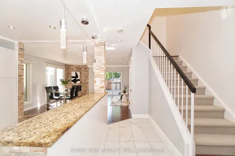 49 Burlington Crescent, ON K1T 3K8