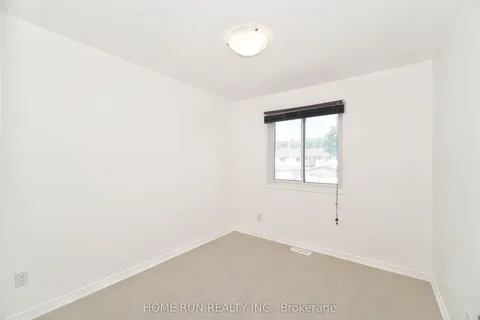 49 Burlington Crescent, ON K1T 3K8