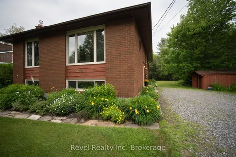 534 Cedar Heights Road, ON P1B 8G3