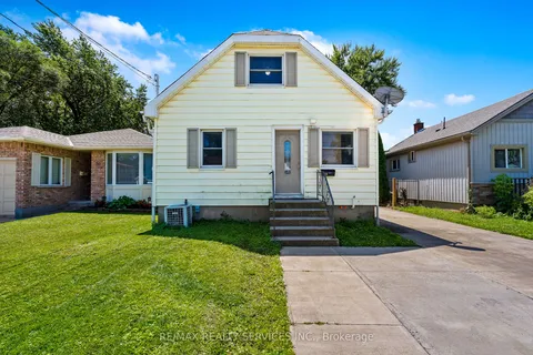 28 Alexandra Boulevard, ON L2P 1J9