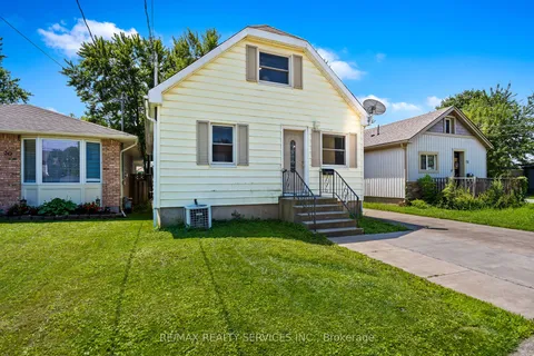 28 Alexandra Boulevard, ON L2P 1J9
