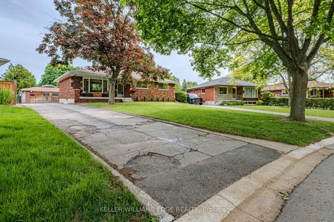 8 Robroy Court, ON N3R 3E3