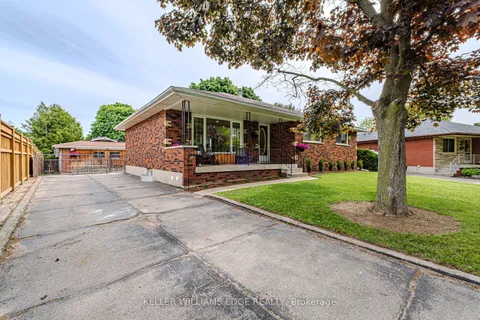 8 Robroy Court, ON N3R 3E3