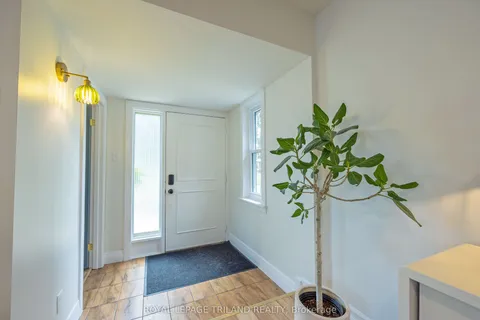 681 William Street, ON N5Y 2R3