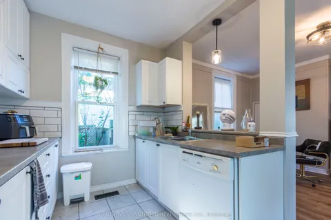 53 CROWN Street, ON K8V 1P1