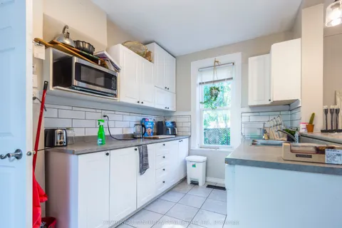 53 CROWN Street, ON K8V 1P1