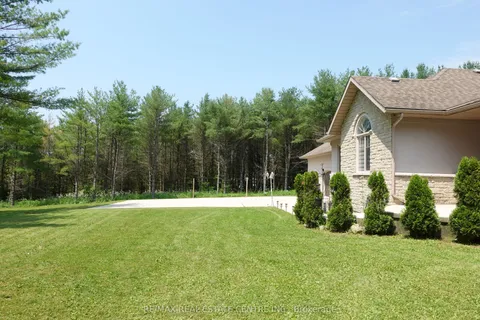 230 South Water Street, ON N0G 2L3