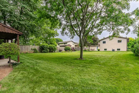 17 CARLETON Court, ON N0L 1G2