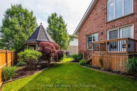 292 Woods Street, ON N5A 7T4