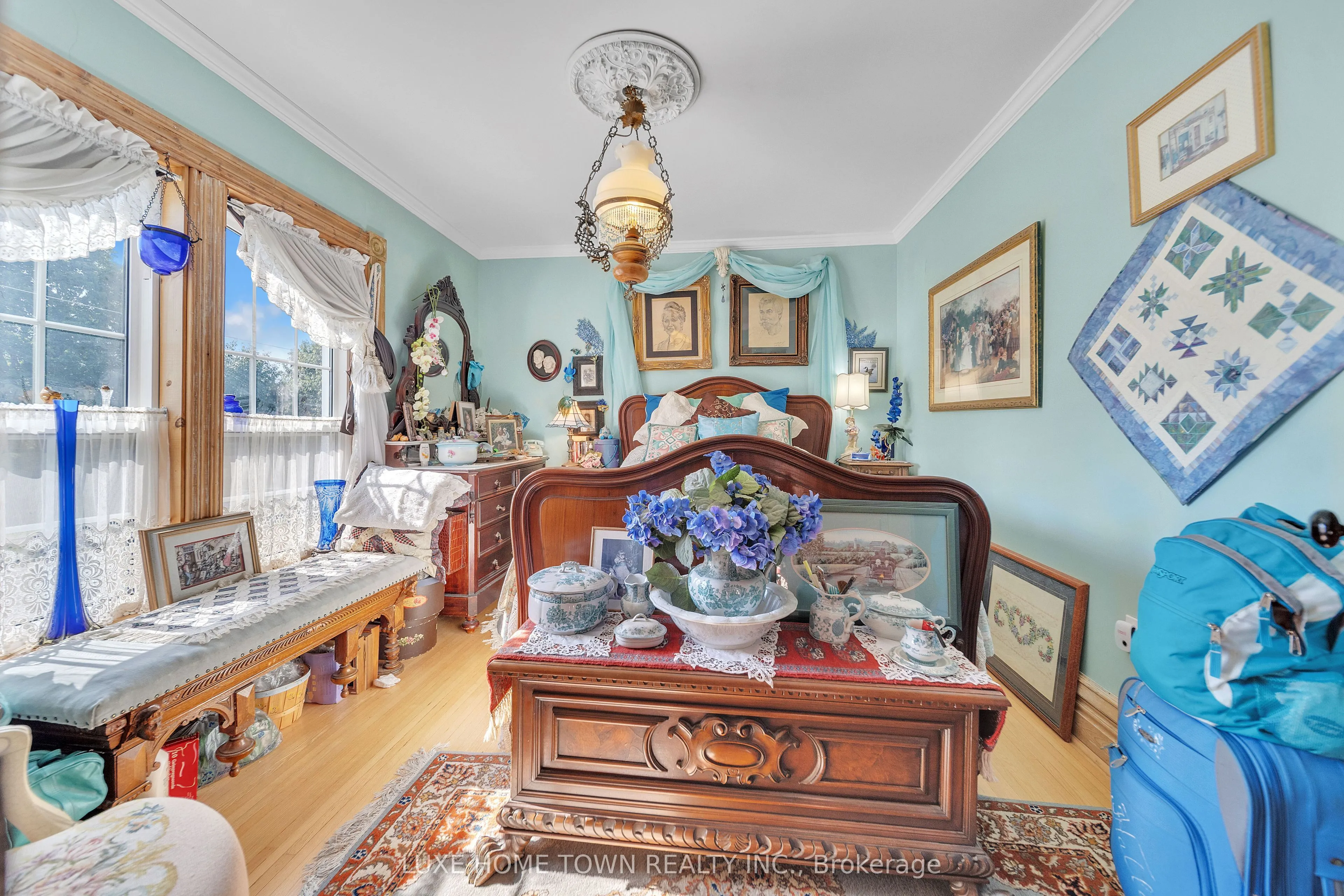 402 LAMBTON Street, ON N0G 1R0