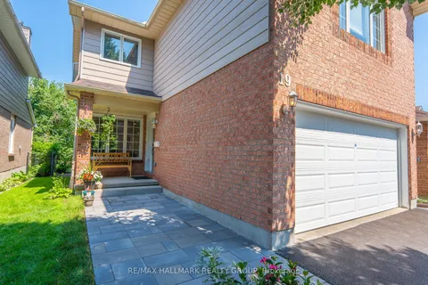 19 Castlefield Avenue, ON K2S 1E4