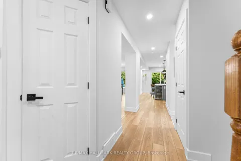 19 Castlefield Avenue, ON K2S 1E4