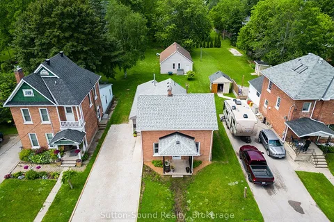 872 5TH Avenue, ON N4K 5A4