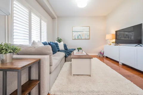 8 Madill Drive, ON L9W 6G3