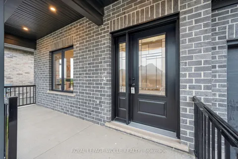 102 SOUTH PARKWOOD Boulevard, ON N3B 0E6
