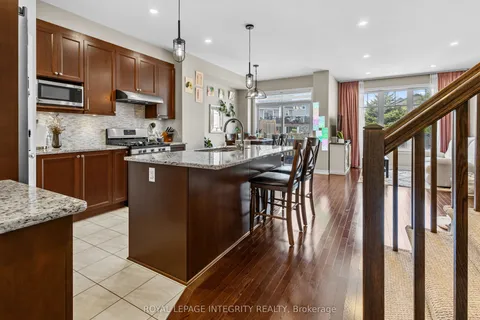 313 Warmstone Drive, ON K2S 0N9