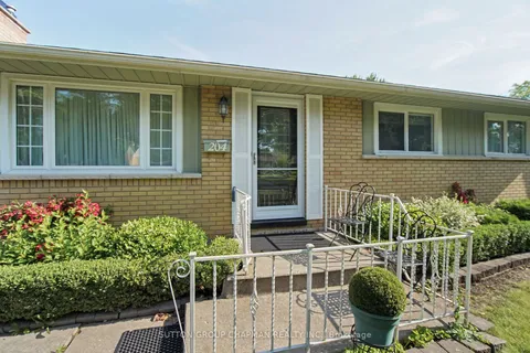 204 Gladman Avenue, ON N6J 1X5