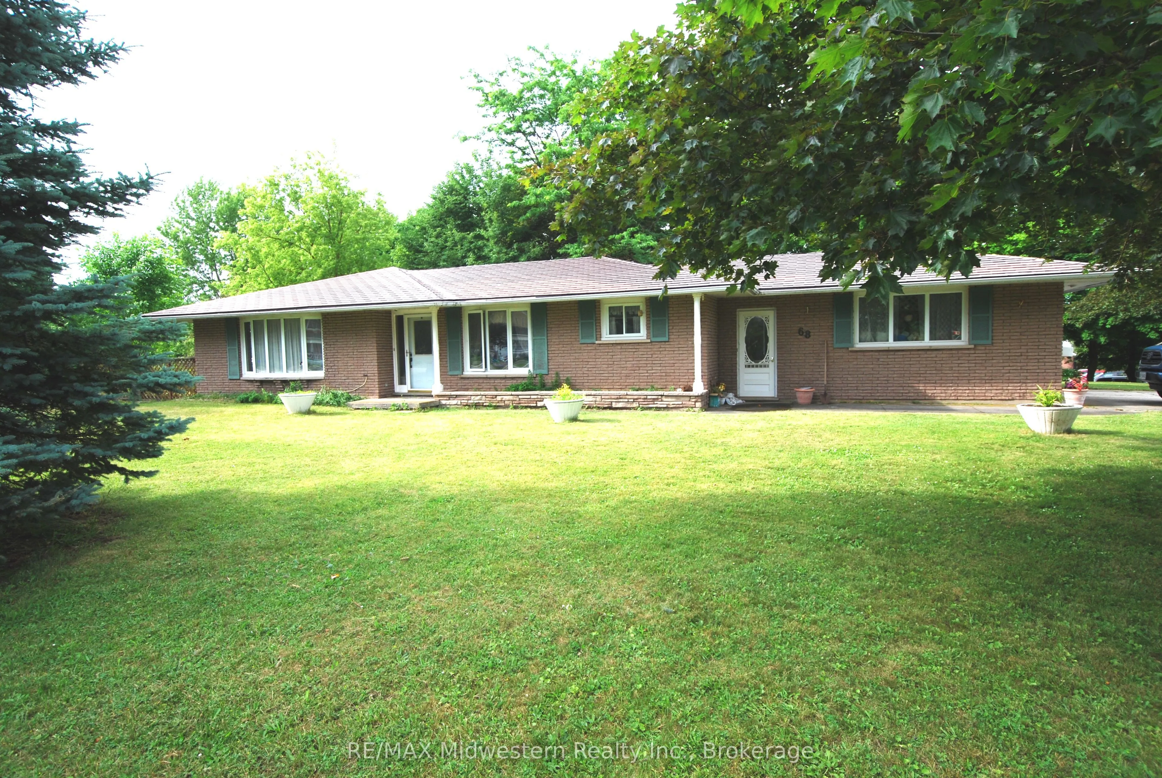 68 Elora Street, ON N0G 1M0