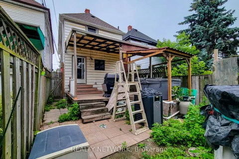 38 Glendale Avenue, ON L8L 7J3