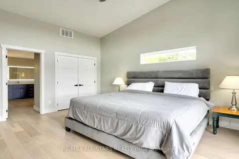 87 Riverside Drive, ON K0M 1A0