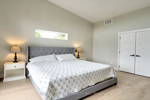 87 Riverside Drive, ON K0M 1A0