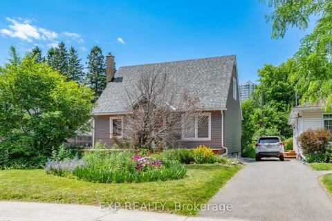1552 Caledon Street, ON K1G 0H9