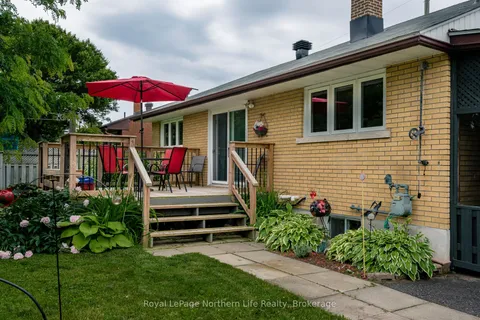 656 Laurentian Avenue, ON P1B 7T9