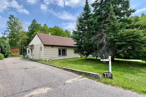 718 Winters Street, ON P1B 1S7