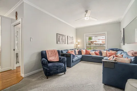 18 Golder's Green Lane, ON K2J 5C1