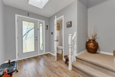 642 Carlton Street, ON L2M 4Y5