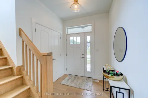 15 Kemp Crescent, ON N7G 0G3