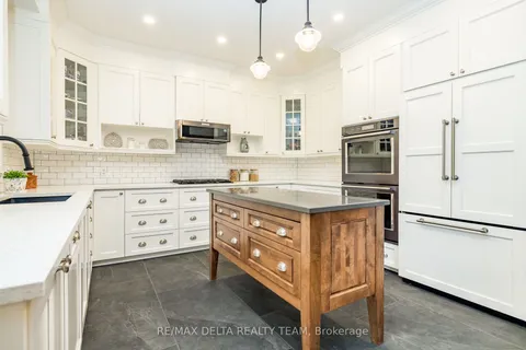 1779 Heatherstone Crescent, ON K4A 4P3