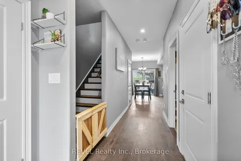 15 Erie Street, ON L3B 5J6