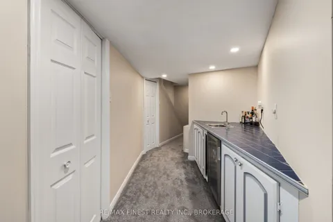 1026 Waterbury Crescent, ON K7M 8V5