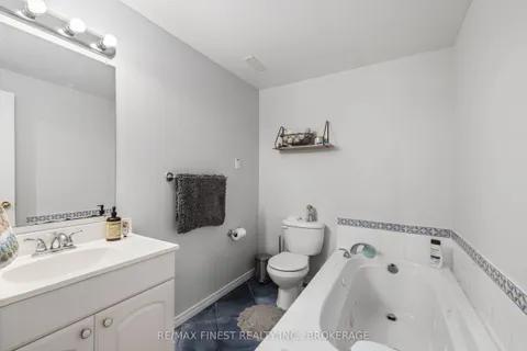 1026 Waterbury Crescent, ON K7M 8V5