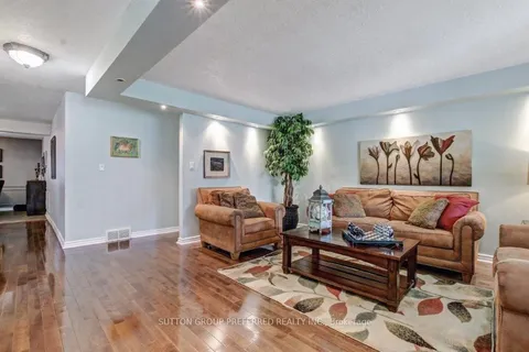 60 Fox Mill Crescent, ON N6J 2B4