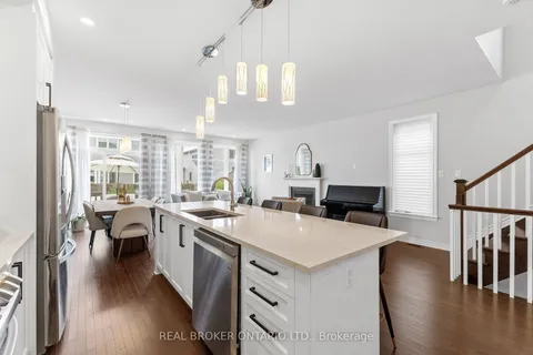 86 Nepeta Crescent, ON K1T 0S6