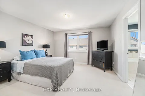 644 Moorpark Avenue, ON K2M 0H8