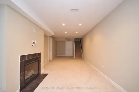 17 MADELON Drive, ON K2J 5C7