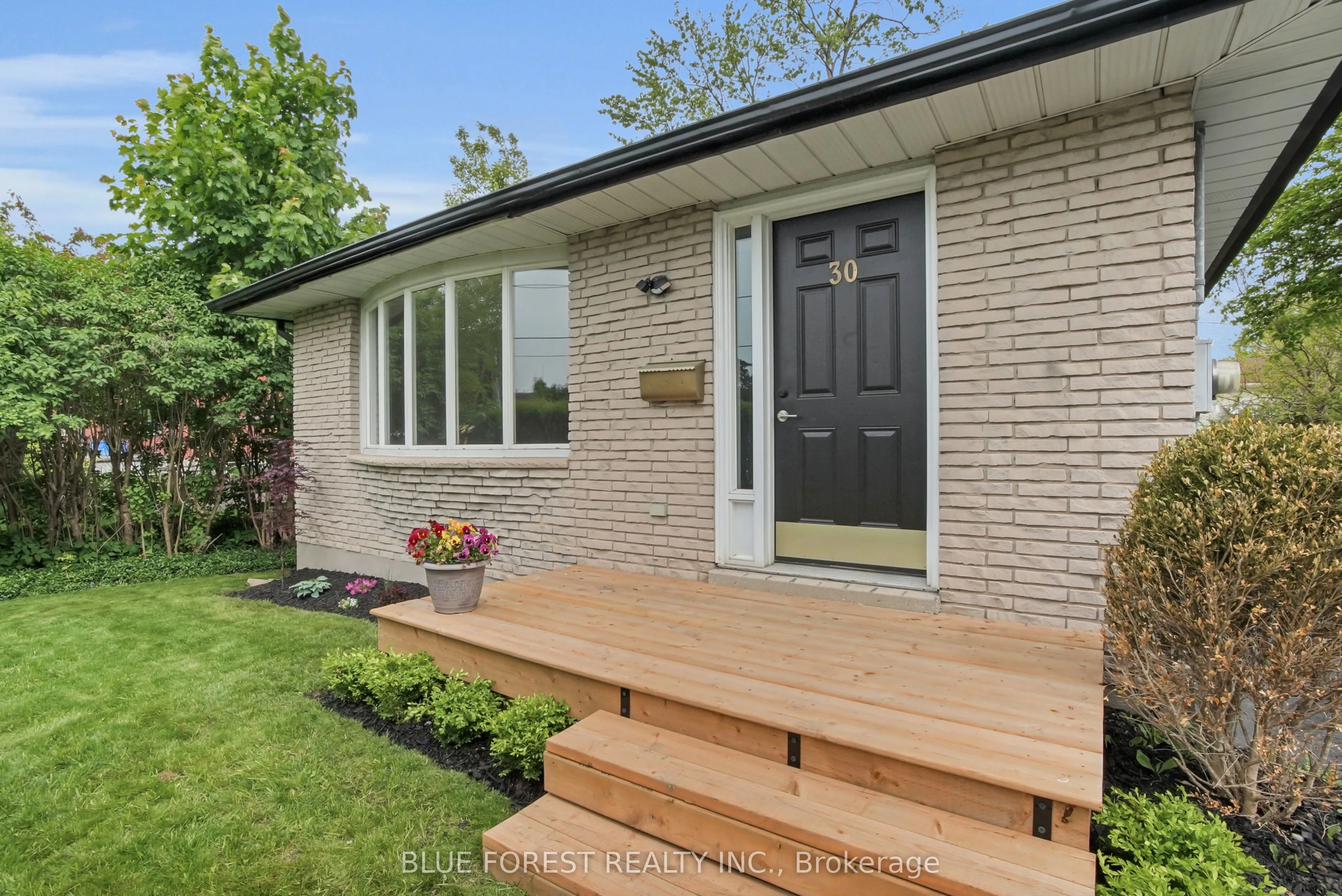 30 Baseline Road, ON N6C 2N5
