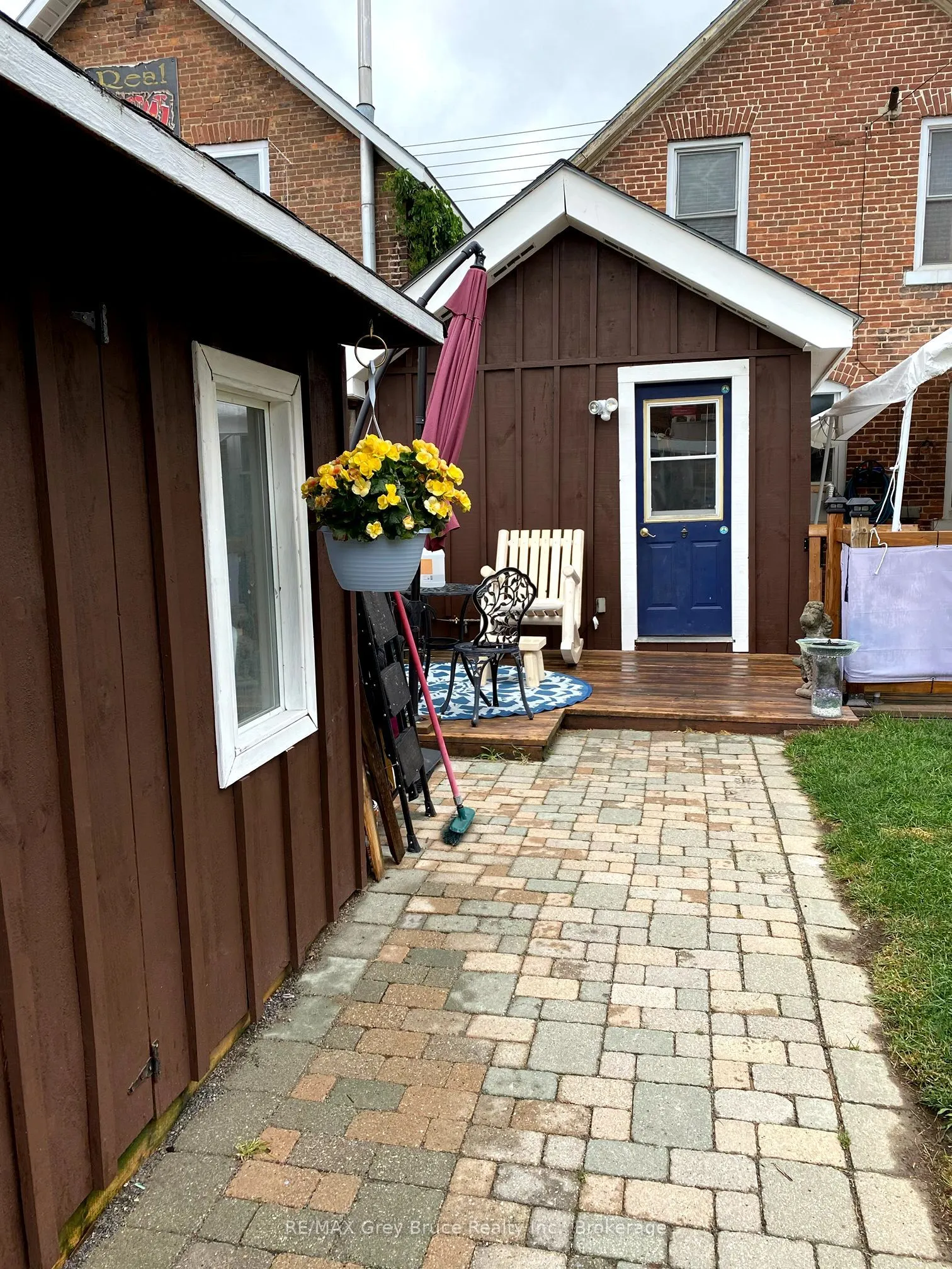 1085 3rd Avenue, ON N4K 2L1