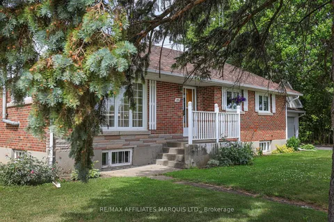 30 St.Lawrence Street, ON K0C 1X0