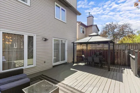 423 Viewmount Drive, ON K2E 7P1
