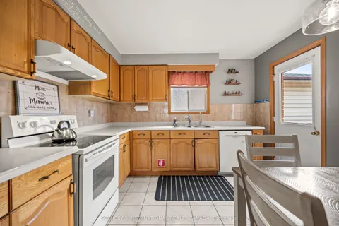 563 Champlain Boulevard, ON N1R 7V1